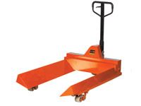 Reel handling pallet truck for 400-600 dia reels